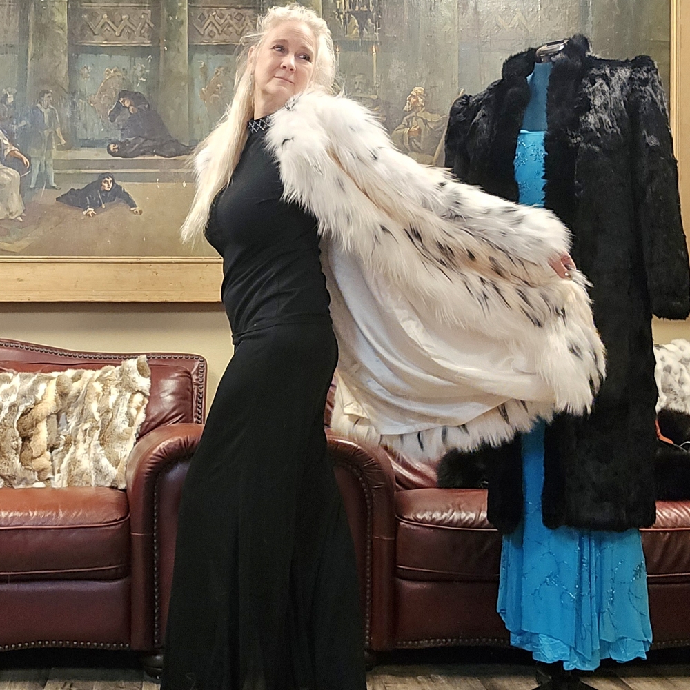 Elegant Spotted Fox Fur Coat NWT - Picture 8 of 16